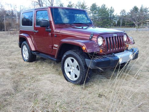 Used 2010 Jeep Wrangler Sahara image 6