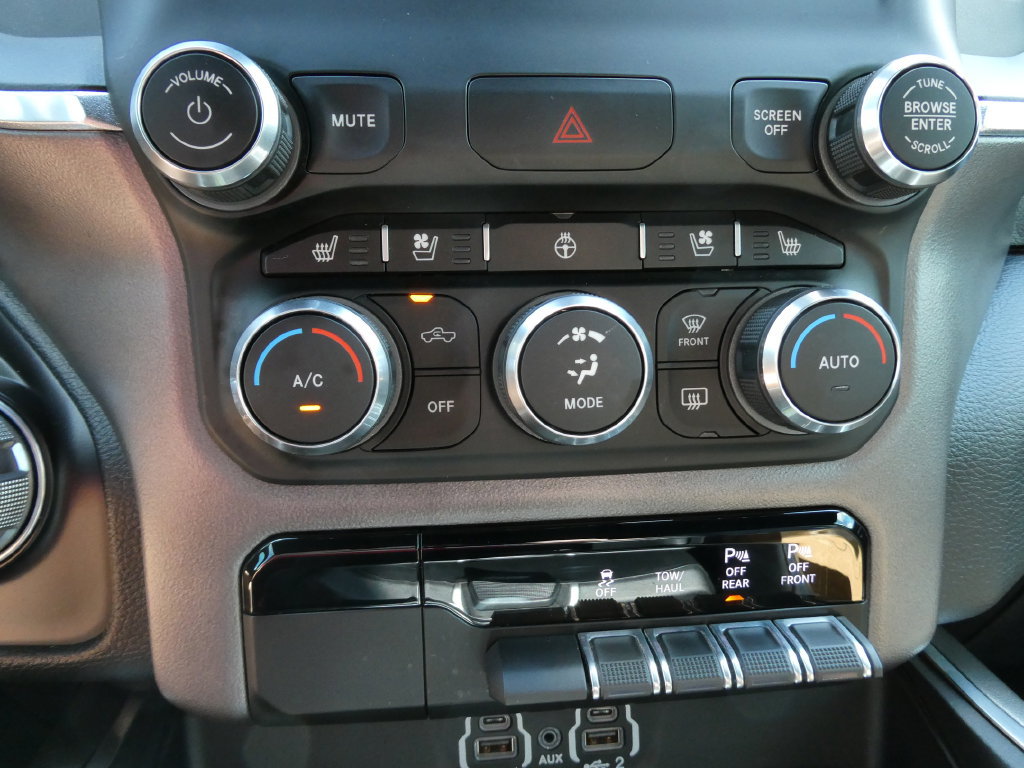 Used 2021 RAM 1500 Laramie w/ Sport Appearance Package AWD/4WD image 29