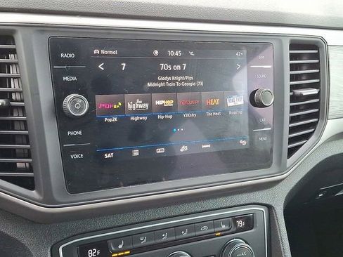 Used 2020 Volkswagen Atlas Cross Sport SE image 3