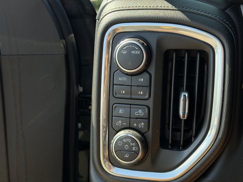 Used 2021 Chevrolet Silverado 1500 High Country AWD/4WD image 15