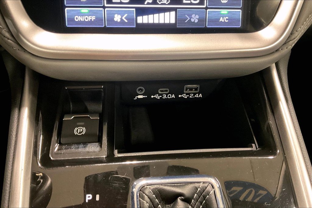 Used 2024 Subaru Outback Premium AWD/4WD image 17