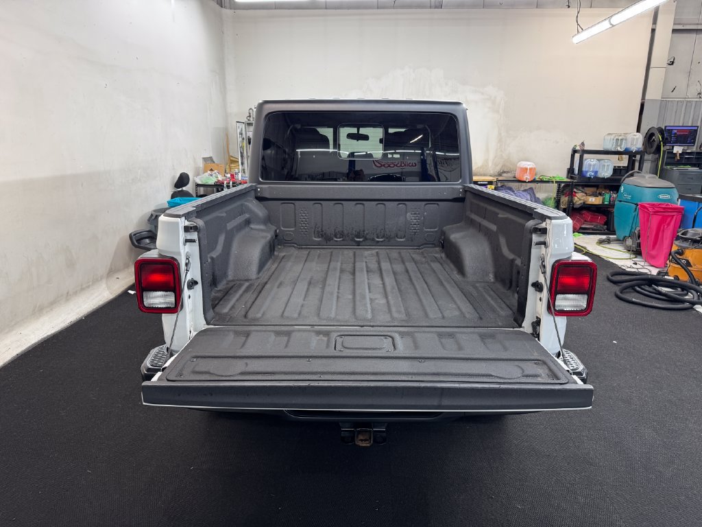 Used 2022 Jeep Gladiator Sport AWD/4WD image 5