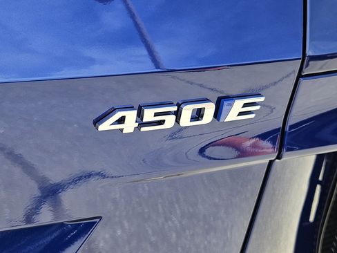 New 2025 Cadillac Lyriq Sport image 11