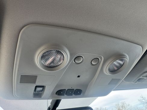 Used 2012 GMC Acadia SLT image 30