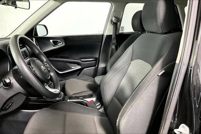Used 2020 Kia Soul S FWD image 14