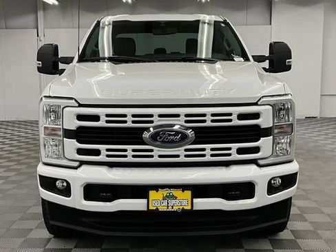 Used 2023 Ford F250 XLT AWD/4WD image 4