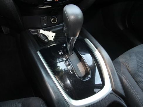 Used 2014 Nissan Rogue SV w/ SV Family Package AWD/4WD image 27