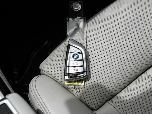 Used 2020 BMW 740i w/ Premium Package RWD image 75