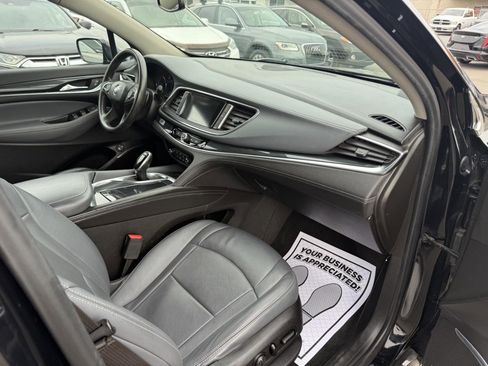 Used 2020 Buick Enclave Essence FWD image 13