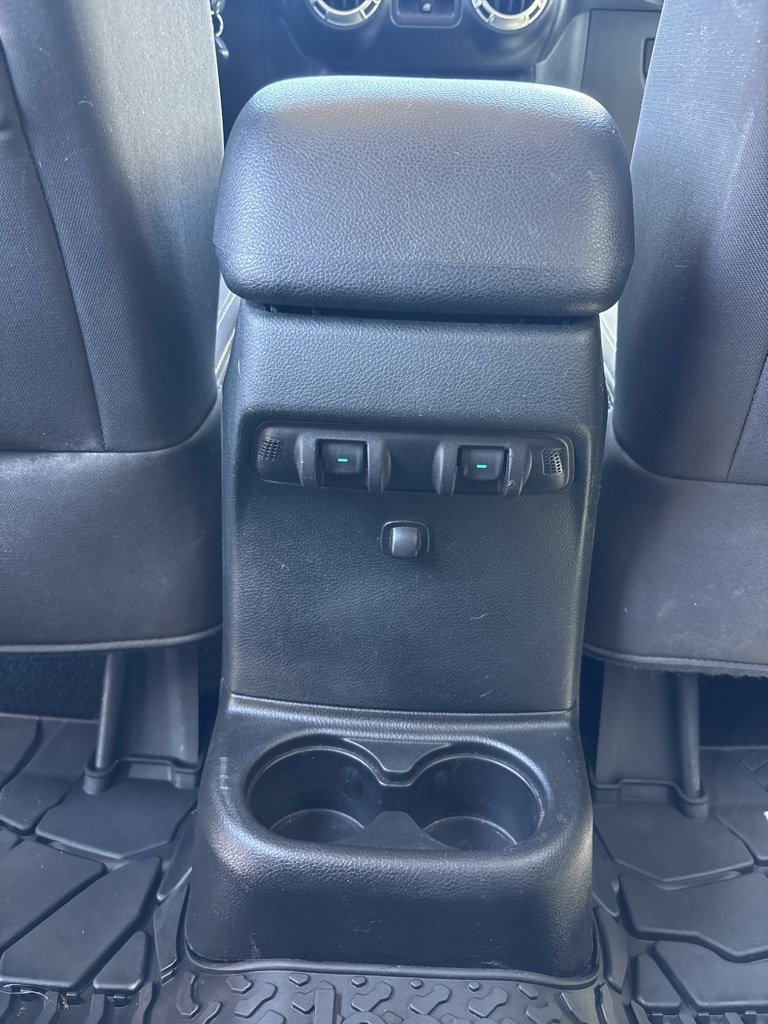 Used 2017 Jeep Wrangler Unlimited Rubicon w/ Cold Weather Group AWD/4WD image 23