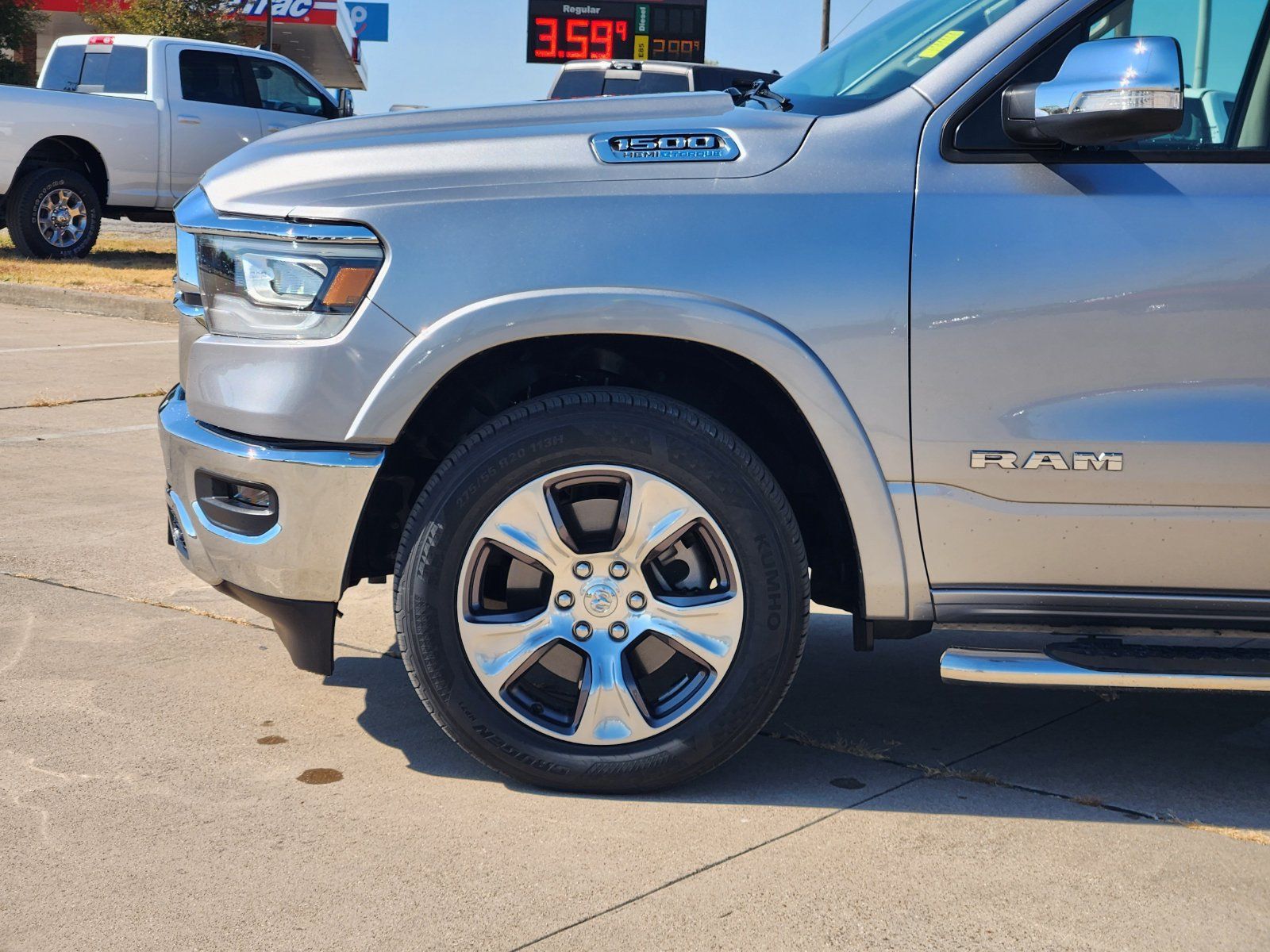 Used 2022 RAM 1500 Laramie AWD/4WD image 10
