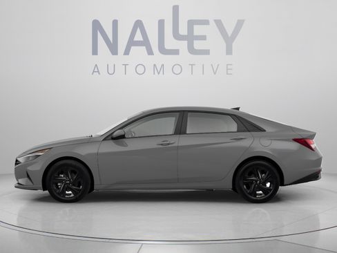 Used 2021 Hyundai Elantra SEL w/ Convenience Package FWD image 2