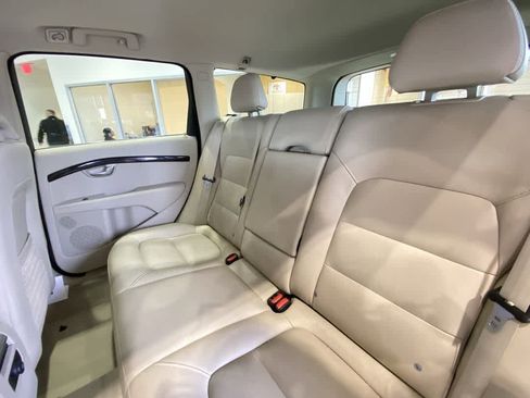Used 2016 Volvo XC70 T5 Premier w/ Proximity Package image 26