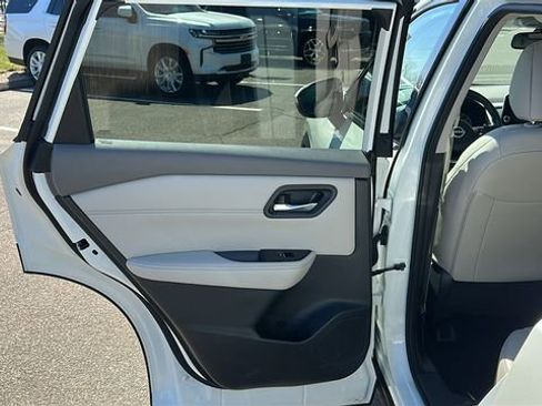 Certified 2023 Nissan Rogue SL AWD/4WD image 22