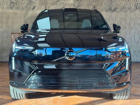 Used 2025 Volvo EX90 Plus image 3