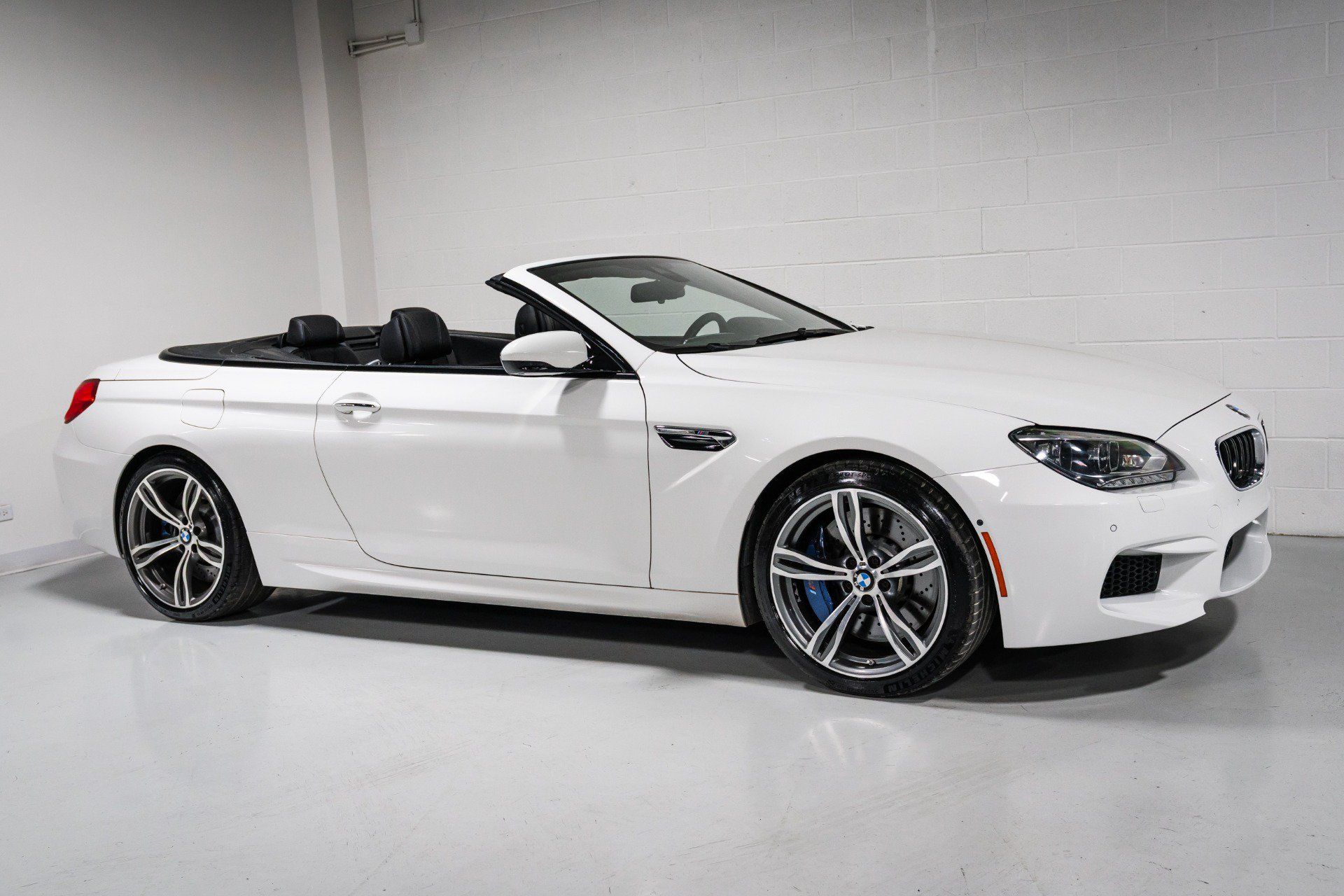 Used 2013 BMW M6 Convertible RWD image 1