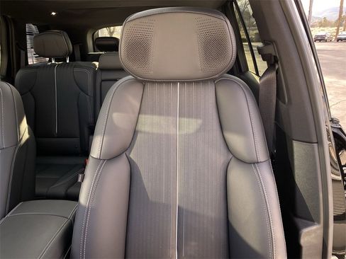 Used 2026 Cadillac Vistiq Luxury image 35