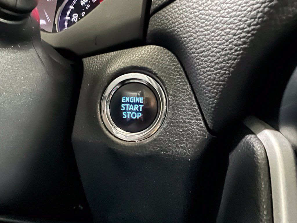 Used 2022 Toyota RAV4 XLE Premium AWD/4WD image 27