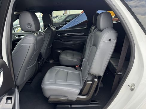 Used 2024 Buick Enclave Premium image 13