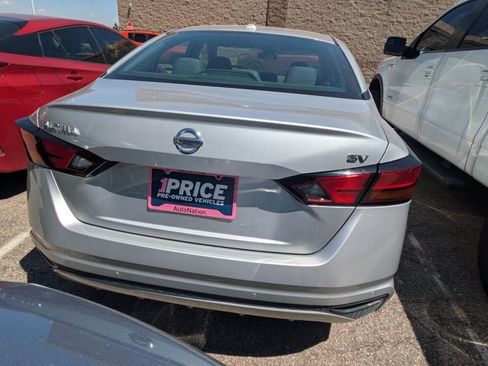 Used 2022 Nissan Altima 2.5 SV FWD image 4