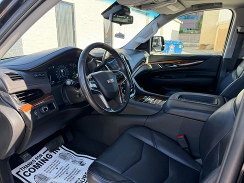 Used 2019 Cadillac Escalade Luxury w/ Escalade Sport Edition RWD image 10
