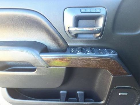 Used 2017 GMC Sierra 2500 Denali w/ Duramax Plus Package image 5