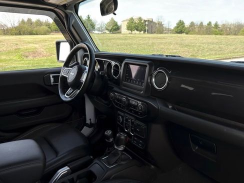 Used 2021 Jeep Wrangler Unlimited Sahara image 20