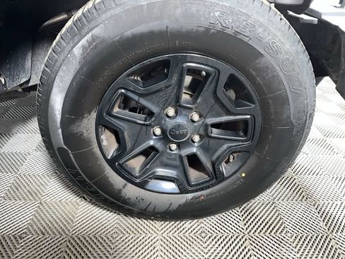 Used 2017 Jeep Wrangler Sport image 10