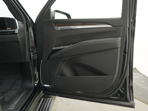 Used 2025 Cadillac Escalade Sport Platinum AWD/4WD image 9