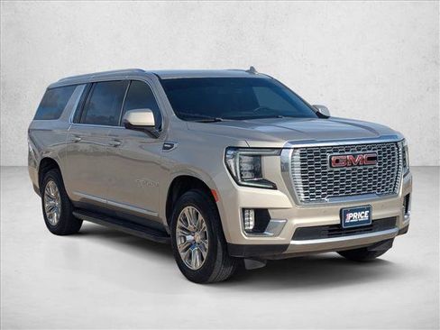 Used 2023 GMC Yukon XL Denali w/ Max Trailering Package AWD/4WD image 3