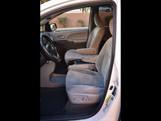 Used 2017 Toyota Sienna LE FWD image 15