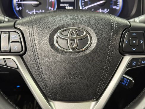 Used 2018 Toyota Highlander Limited AWD/4WD image 27