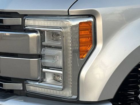 Used 2017 Ford F250 Platinum w/ Platinum Ultimate Package AWD/4WD image 3