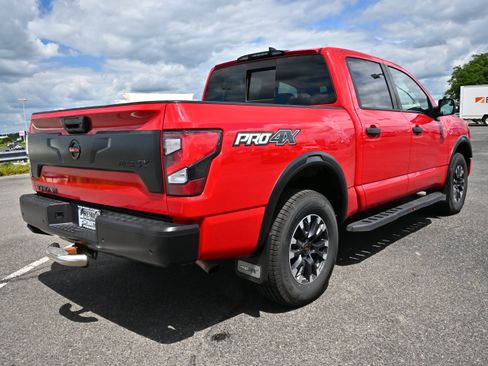 Used 2022 Nissan Titan PRO-4X w/ Pro-4x Convenience Package AWD/4WD image 6