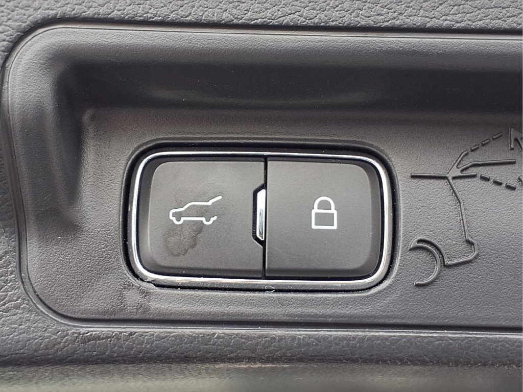 Used 2025 Ford Explorer ST AWD/4WD image 27