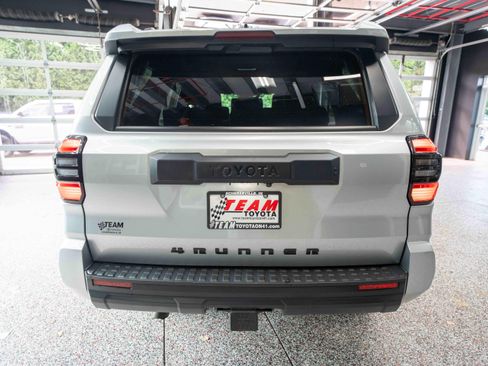 Used 2025 Toyota 4Runner SR5 AWD/4WD image 3