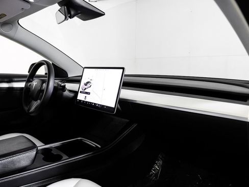 Used 2021 Tesla Model 3 Performance image 10