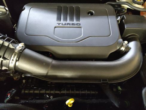 Used 2022 Chevrolet Blazer LT FWD image 30