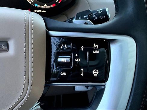 Used 2023 Land Rover Range Rover SE image 24