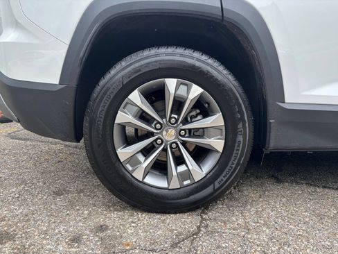 Used 2025 Chevrolet Equinox LT FWD image 31