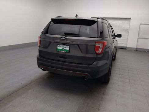 Used 2017 Ford Explorer XLT w/ Equipment Group 202A FWD image 7