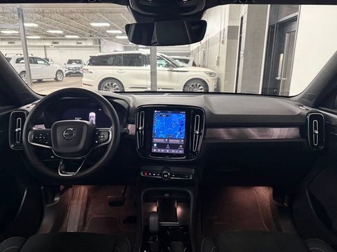 Used 2023 Volvo XC40 Recharge Ultimate w/ Protection Package Premier AWD/4WD image 8