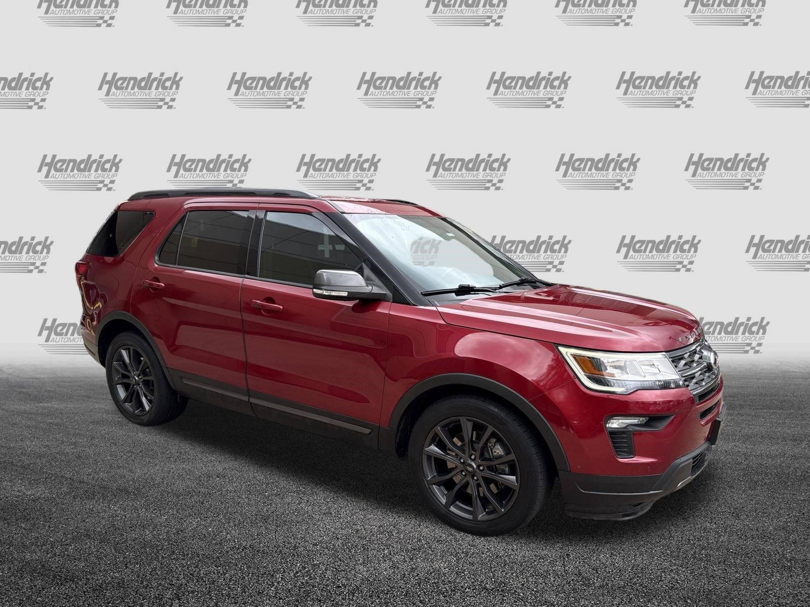 Used 2018 Ford Explorer XLT w/ Equipment Group 202A FWD image 2