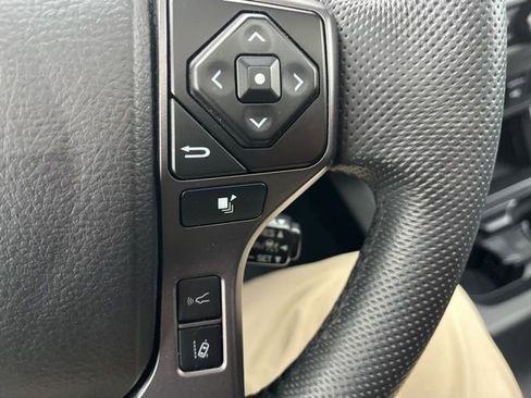 Used 2022 Toyota Tacoma TRD Sport image 18