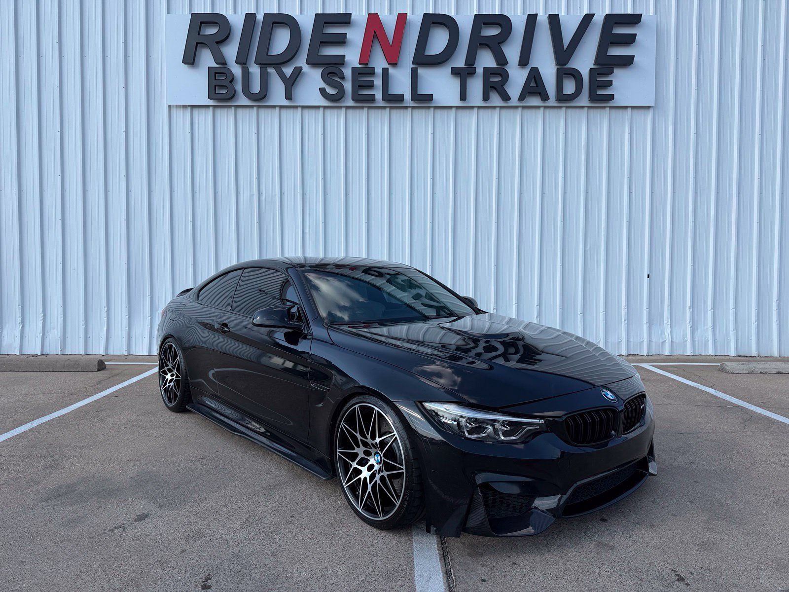 Used 2017 BMW M4 Coupe RWD image 10