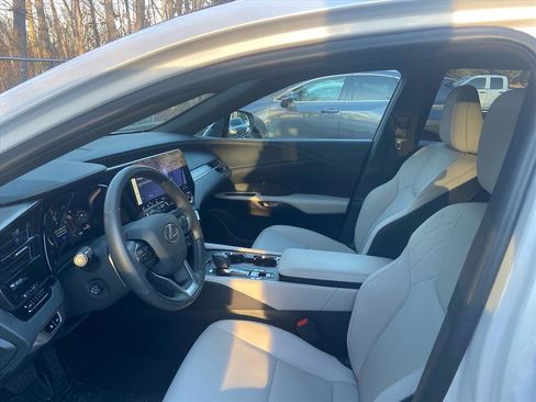 Used 2025 Lexus RX 350 Premium image 2