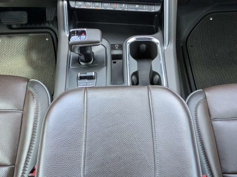 Used 2023 GMC Sierra 1500 Denali w/ Technology Package RWD image 6