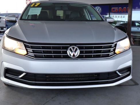 Used 2017 Volkswagen Passat 1.8T SE image 11