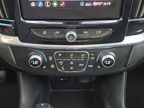 Used 2020 Chevrolet Traverse LT FWD image 14