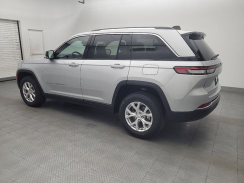 Used 2023 Jeep Grand Cherokee Limited RWD image 3